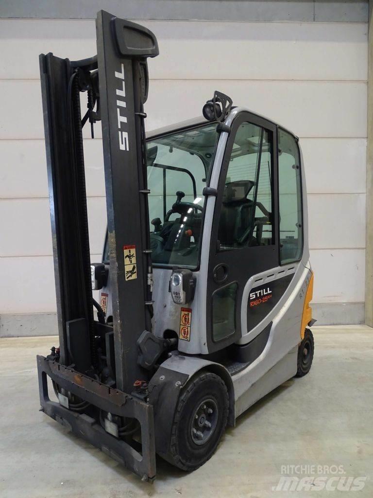 Still RX60-25/600 バッテリーフォークリフト