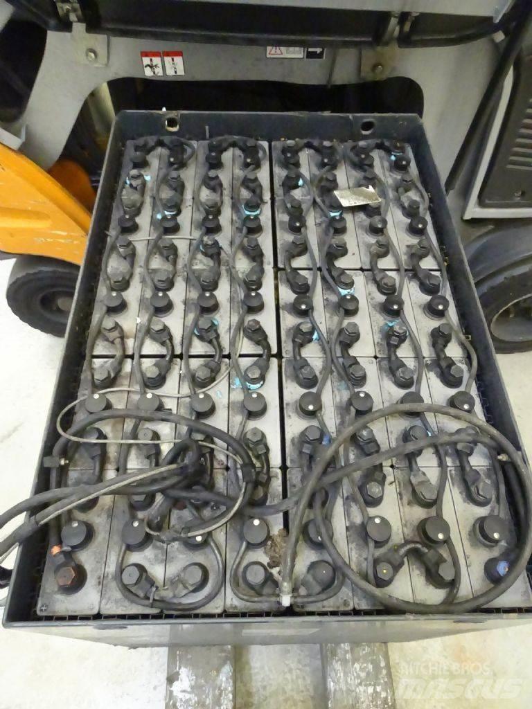 Still RX60-25/600 バッテリーフォークリフト