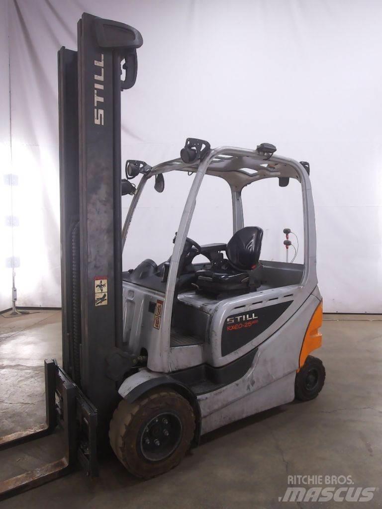 Still RX60-25/600 バッテリーフォークリフト