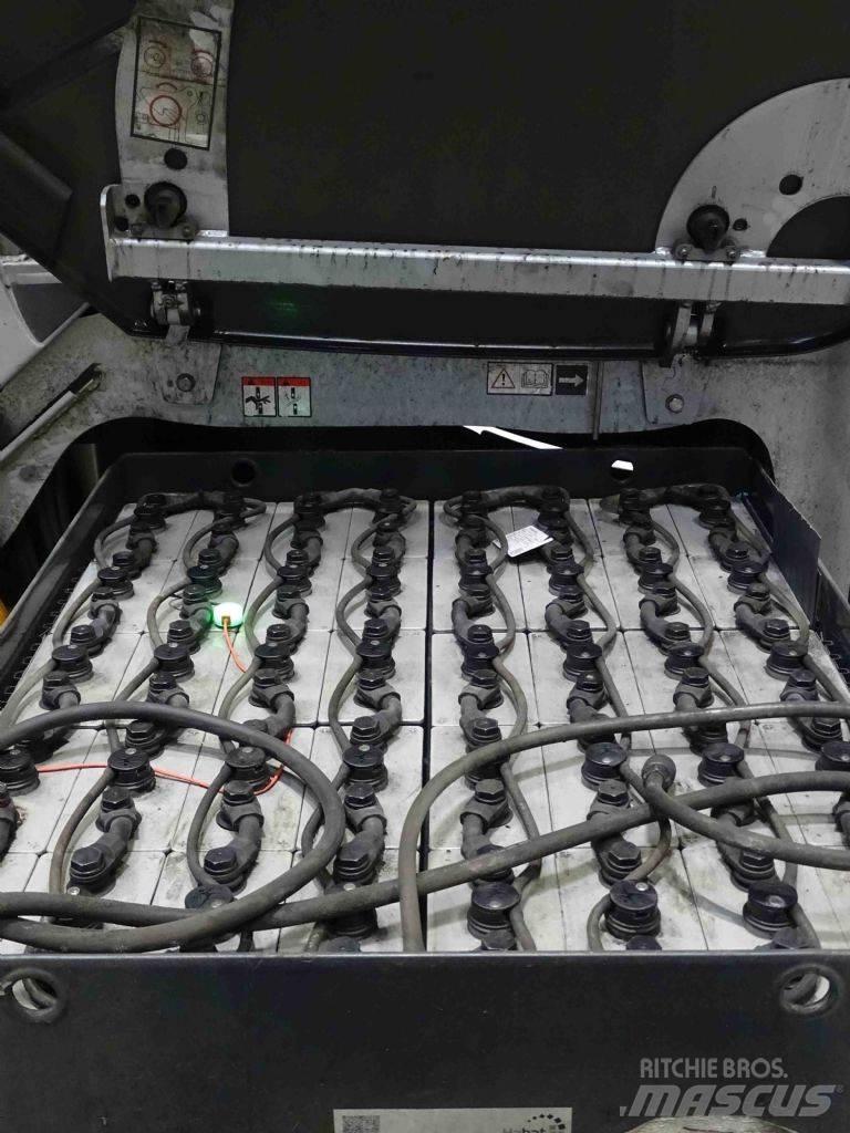 Still RX60-25L バッテリーフォークリフト
