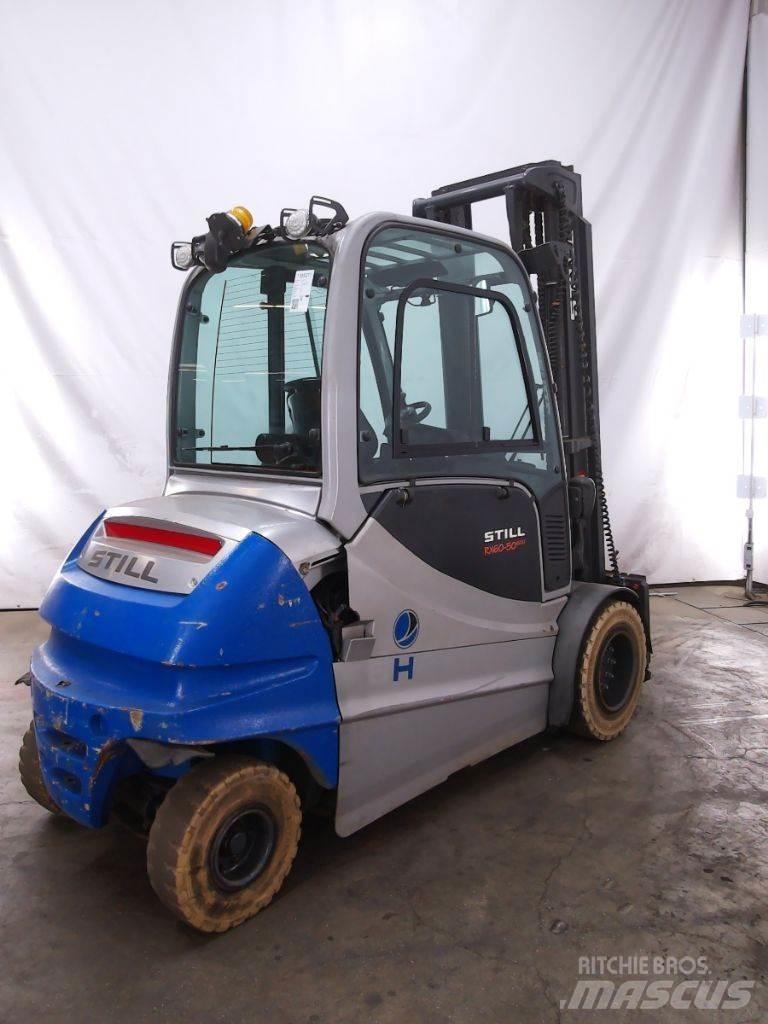 Still RX60-50/600 バッテリーフォークリフト