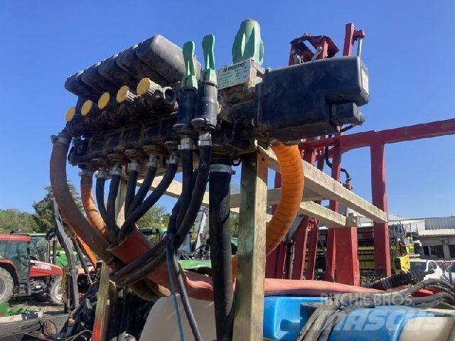  atasa 1000 L 牽引型スプレイヤー