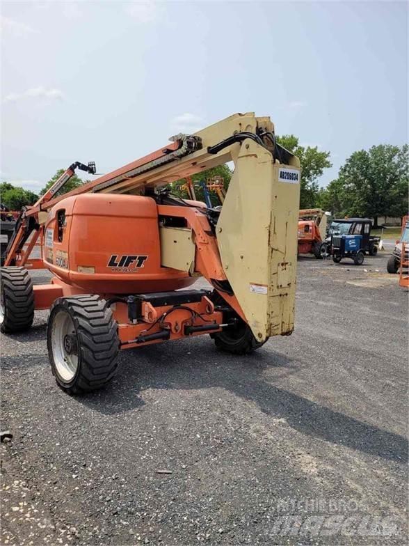 JLG 600AJ ブームリフト　屈伸型