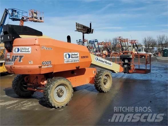 JLG 600S ブームリフト　直伸型