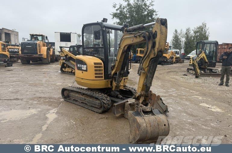 CAT 302.7DCR ミニ油圧ショベル 7t以下（ミニユンボ・ミニディガー）