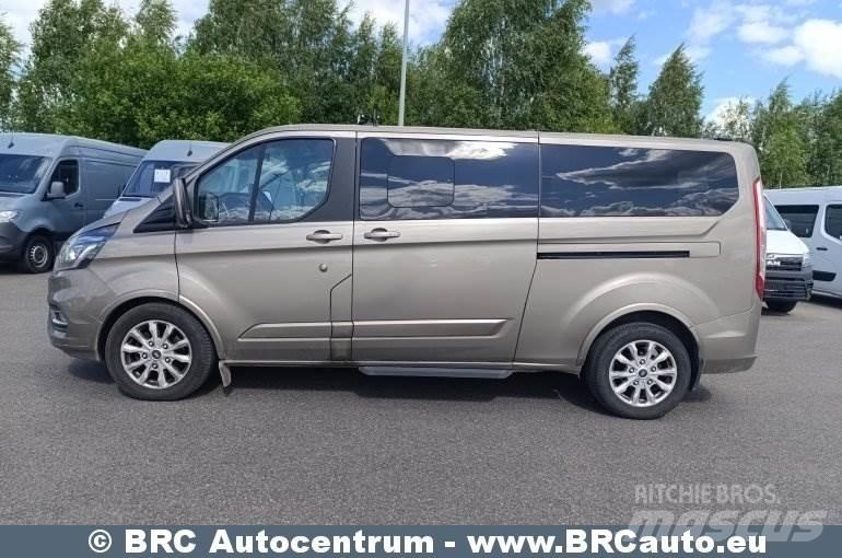 Ford Tourneo Custom マイクロバス