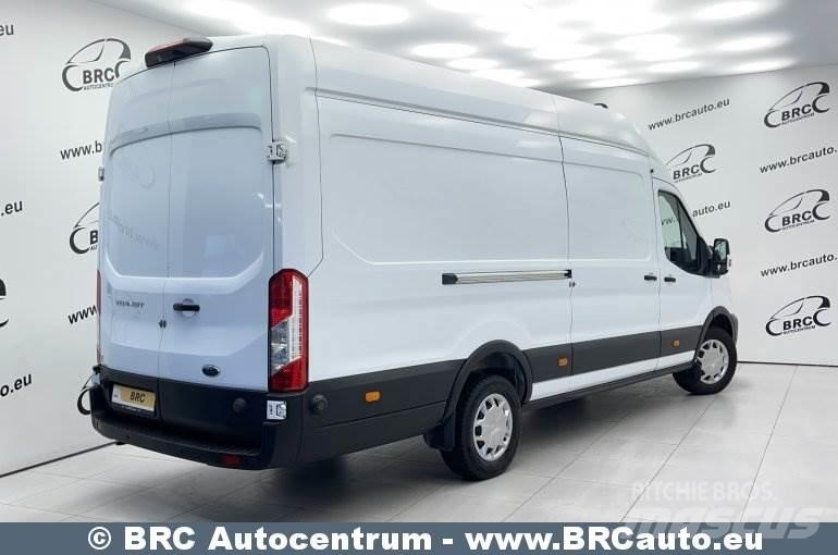 Ford Transit ボックストラック