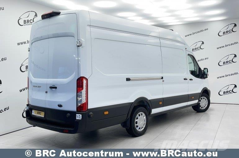 Ford Transit ボックストラック