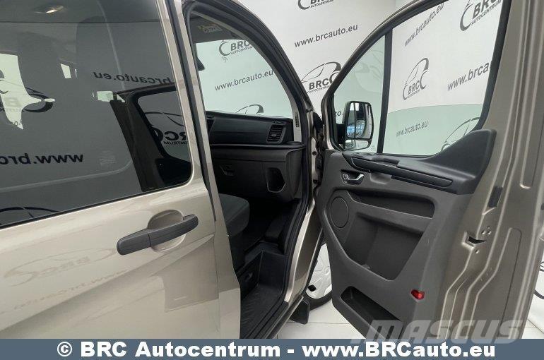 Ford Transit Custom マイクロバス