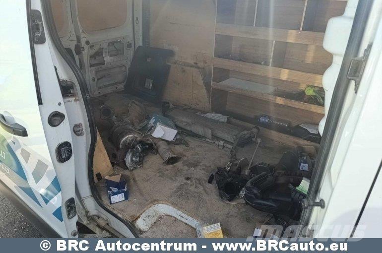 Renault Trafic ボックストラック