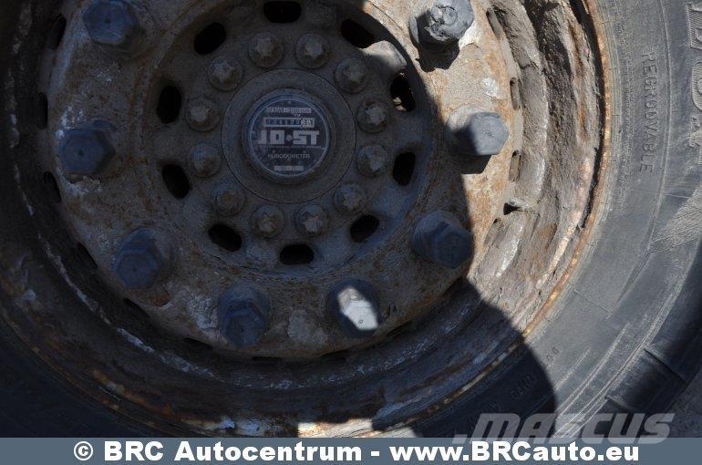 Schmitz SCB S3B 冷凍冷蔵トレーラー