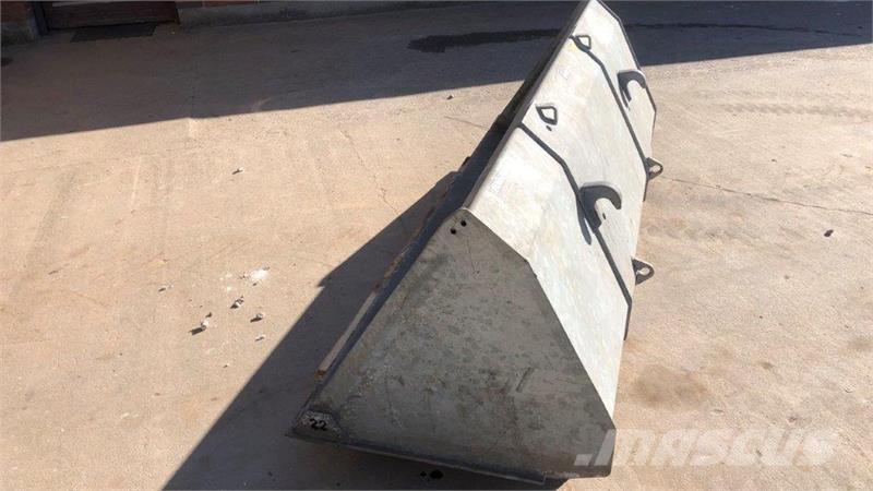 Fliegl  フロントローダーとディガー