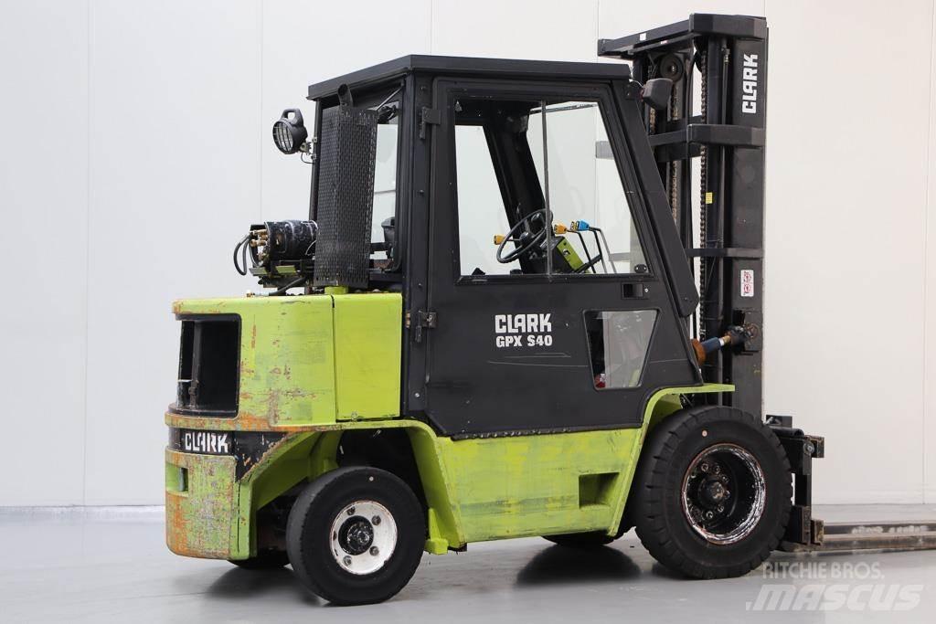 Clark GPX 40 LPGフォークリフト