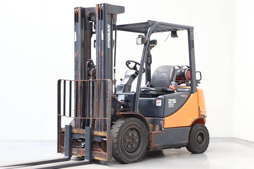 Doosan G25E-5 LPGフォークリフト