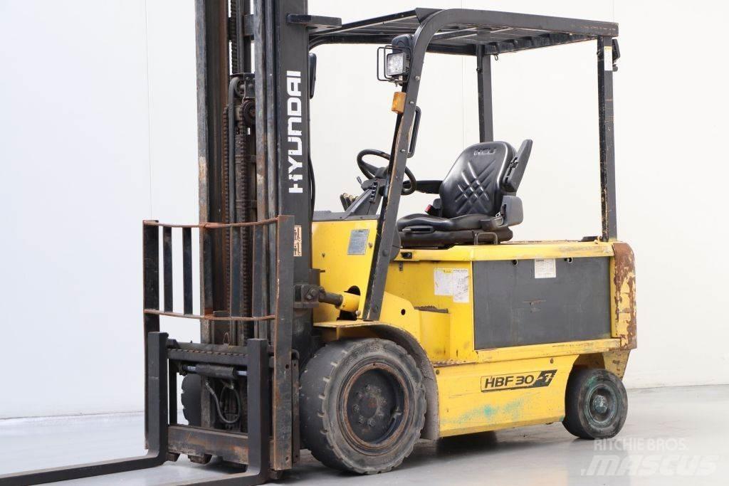 Hyundai HBF30-7 バッテリーフォークリフト