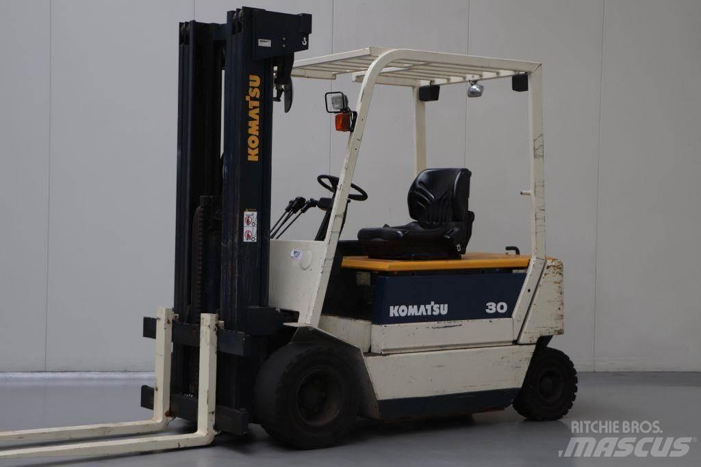 Komatsu FB30H-1E バッテリーフォークリフト