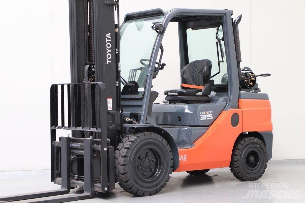 Toyota 02-8FGJF35 LPGフォークリフト