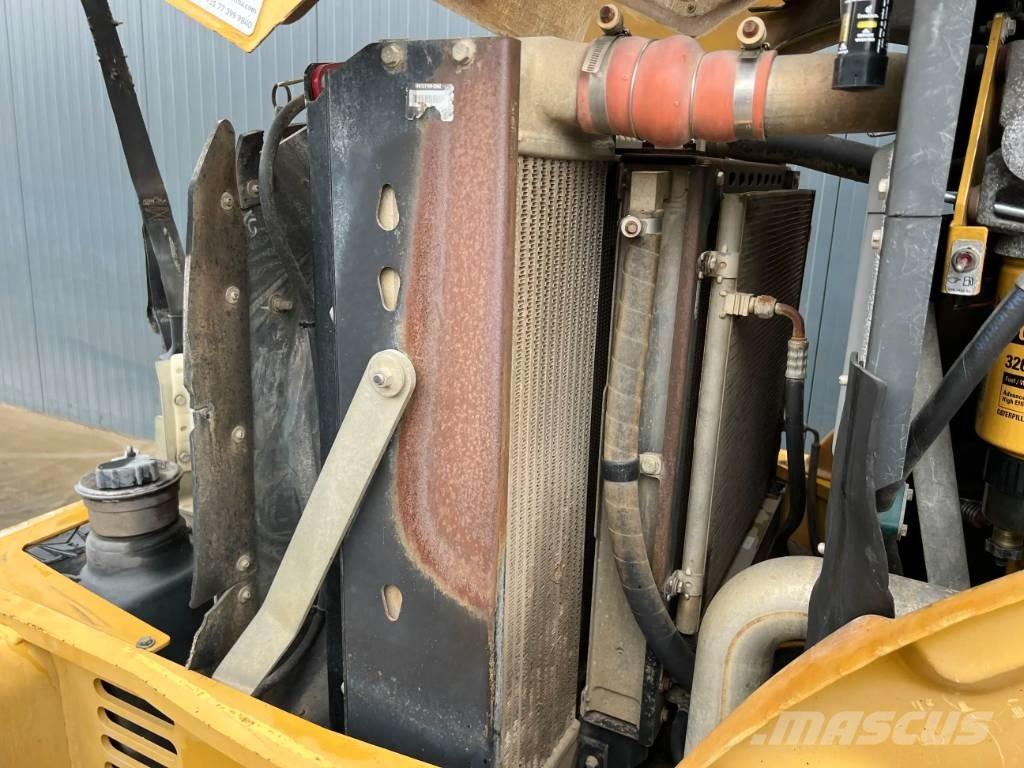 CAT CP76 振動ローラ