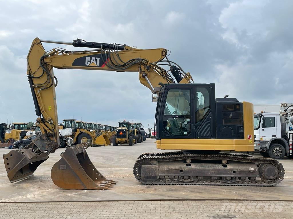 CAT 325F LCR 大型油圧ショベル12t以上（パワーショベル・ユンボ）