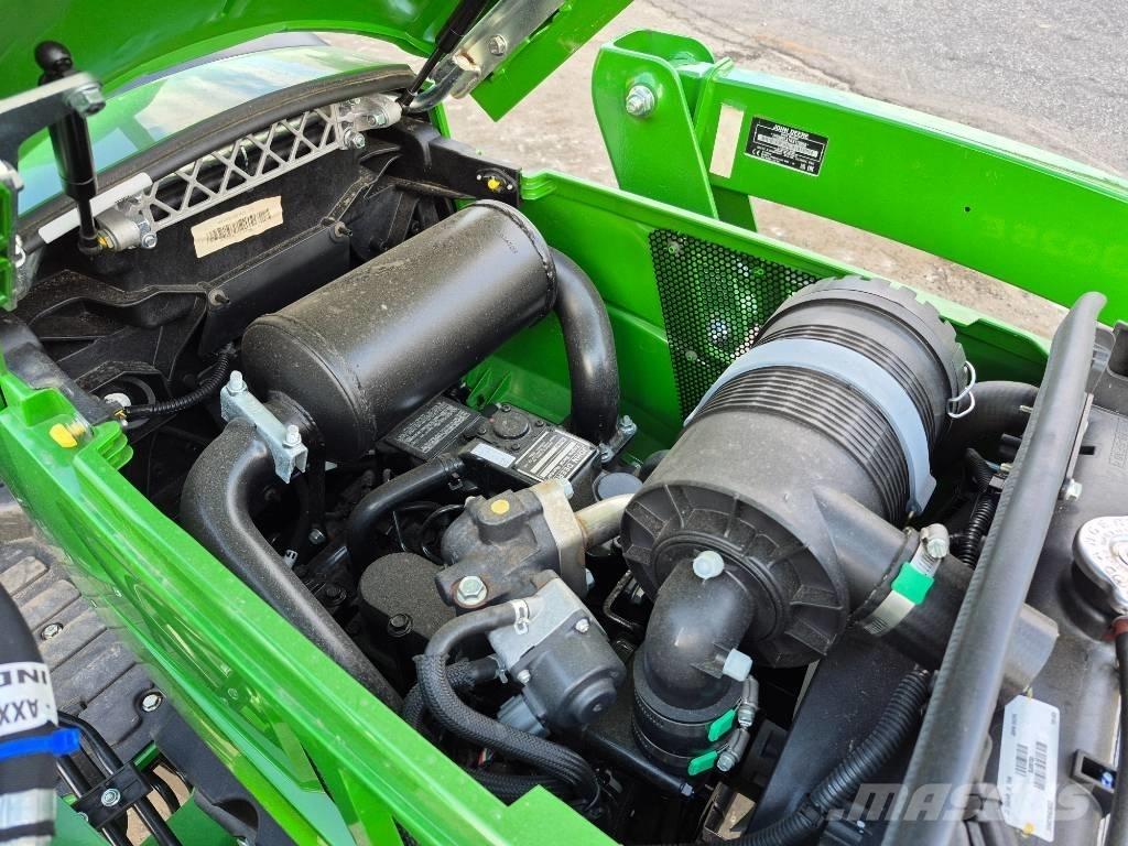 John Deere 3025E トラクター