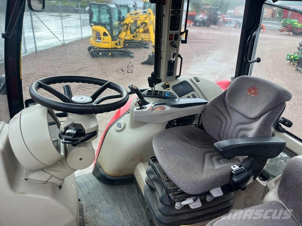 Massey Ferguson 5613 トラクター