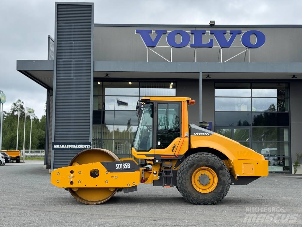 Volvo SD 135 B 振動ローラ