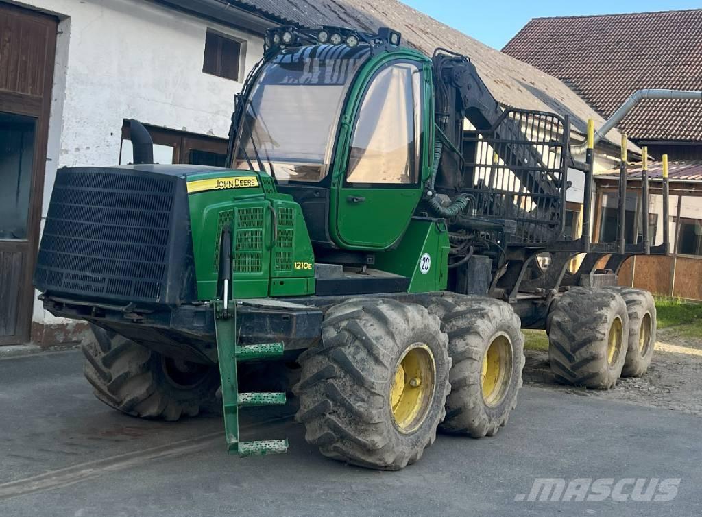 John Deere 1210E フォワーダー