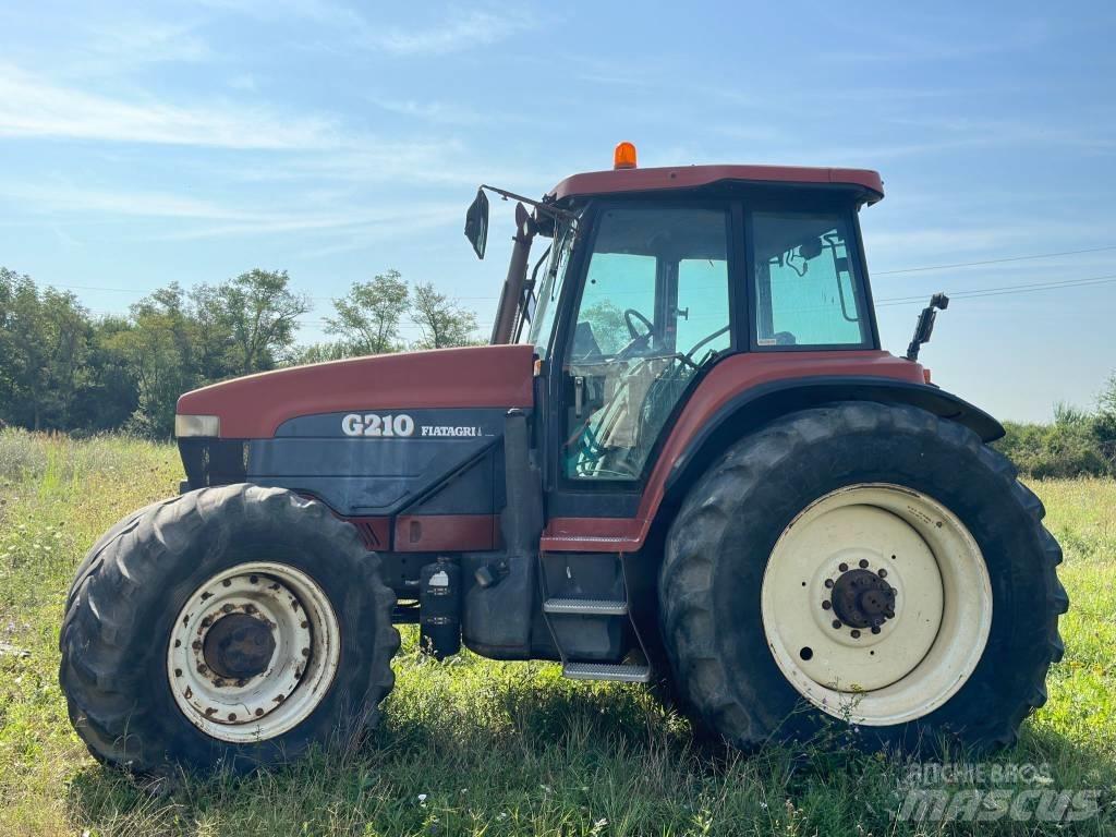 New Holland G 210 トラクター