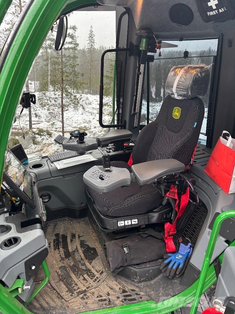 John Deere 1170G ハーベスター