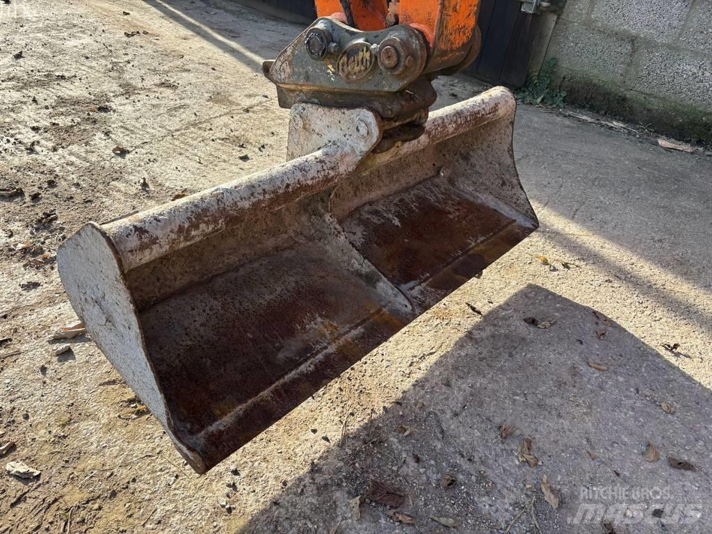 Doosan DX 27 Z ミニ油圧ショベル 7t以下（ミニユンボ・ミニディガー）
