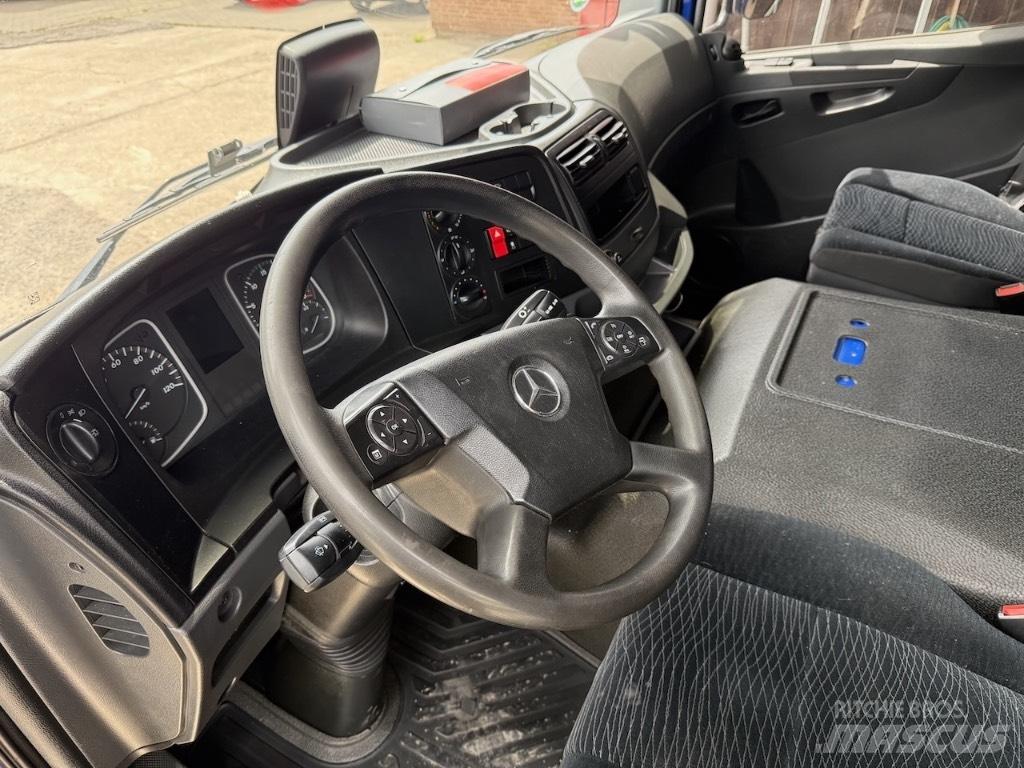 Mercedes-Benz 1630L 平ボディー