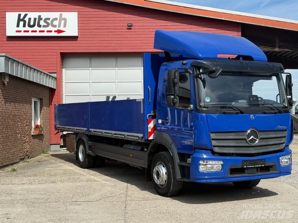 Mercedes-Benz 1630L 平ボディー