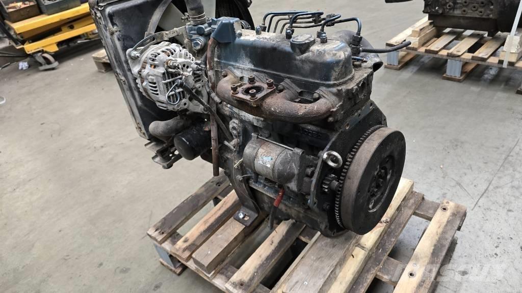 Kubota V1305-E エンジン