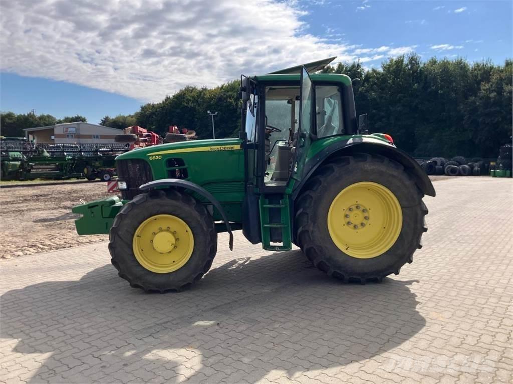 John Deere 6830 トラクター