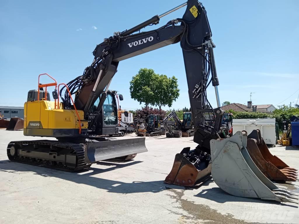 Volvo ECR 235 E 大型油圧ショベル12t以上（パワーショベル・ユンボ）