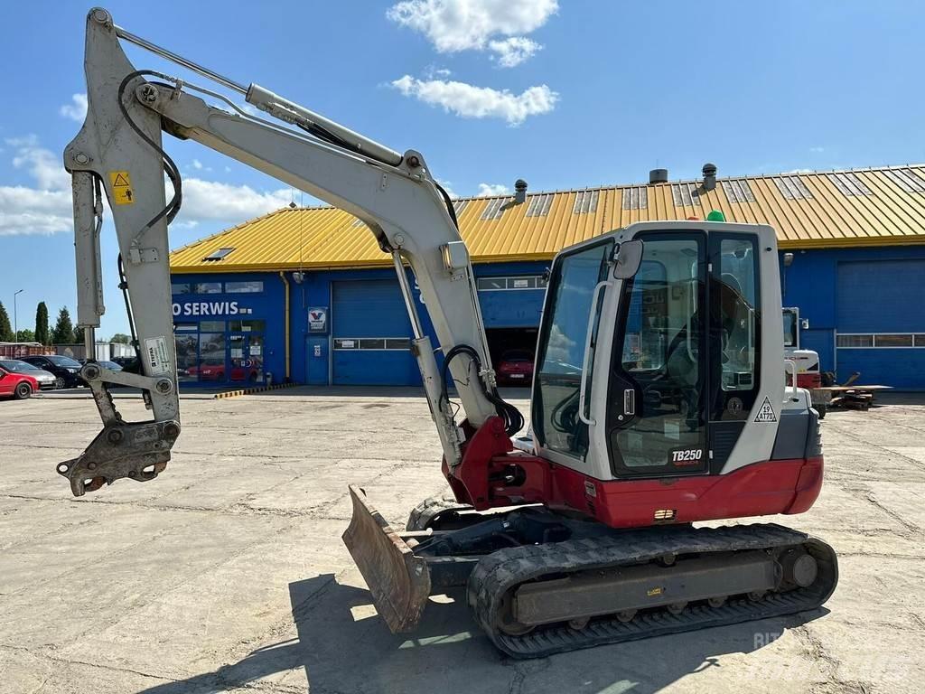 Takeuchi TB250 ミニ油圧ショベル 7t以下（ミニユンボ・ミニディガー）