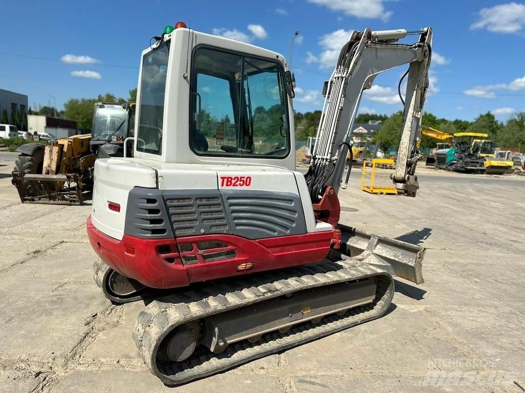 Takeuchi TB250 ミニ油圧ショベル 7t以下（ミニユンボ・ミニディガー）