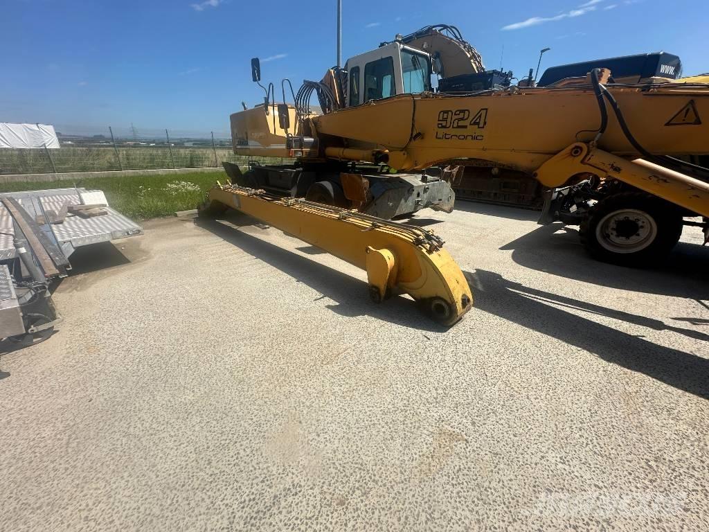 Liebherr A 924 廃棄物／工業産廃処理機