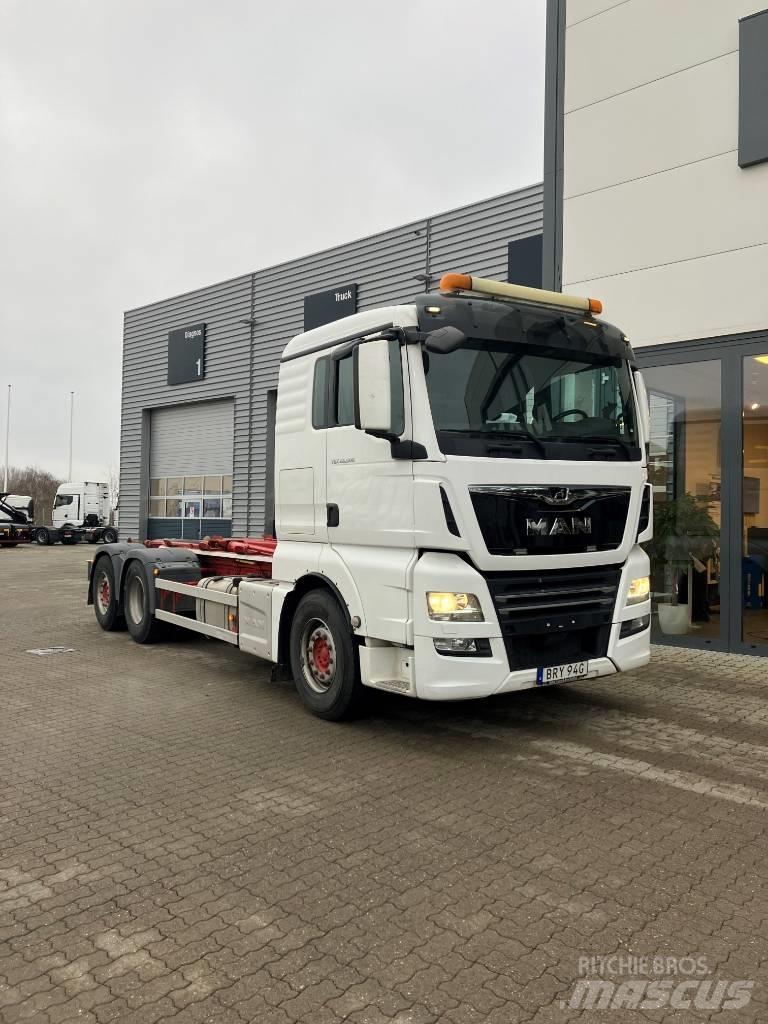 MAN TGX 26.500 6X2 アームロール