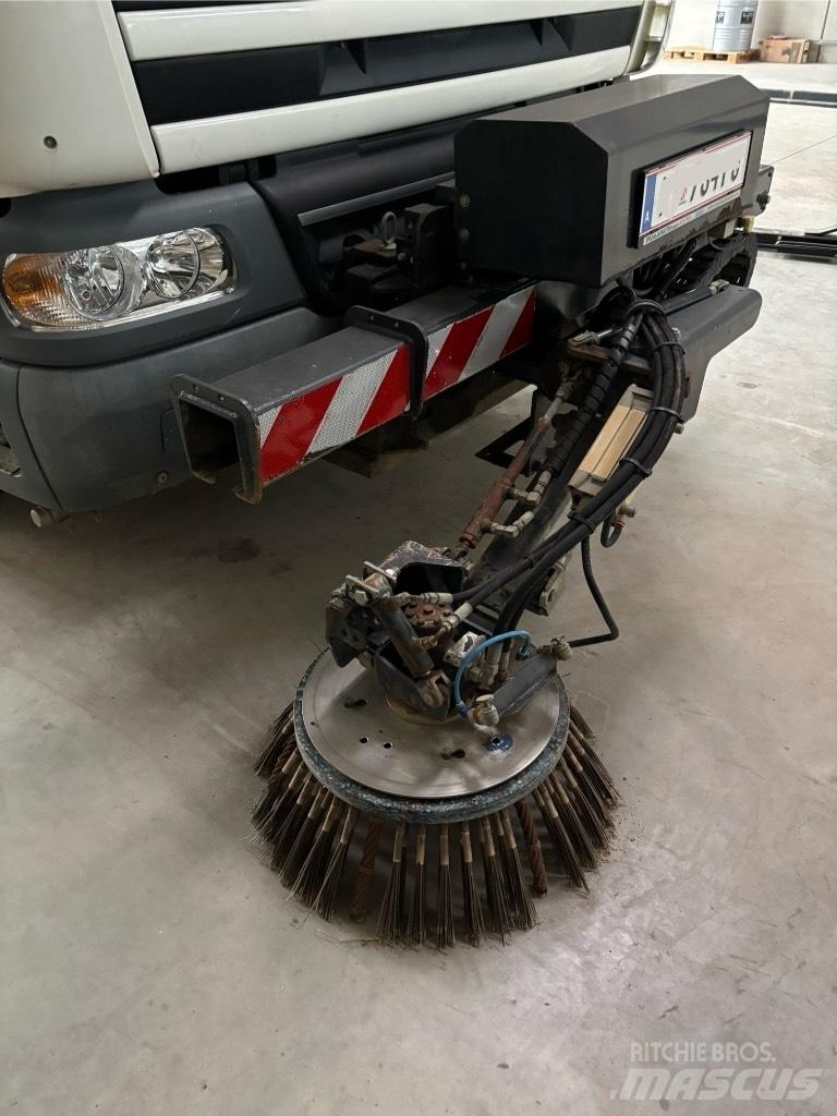 DAF CF 75 路面清掃機