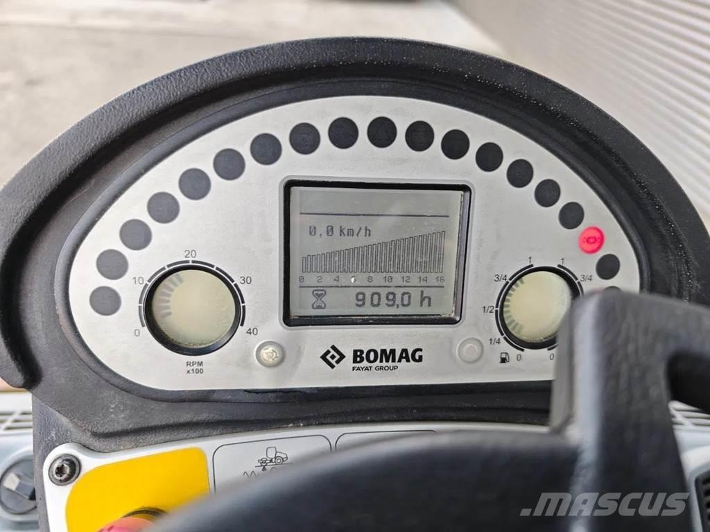 Bomag BW 177 D-5 タイヤローラ