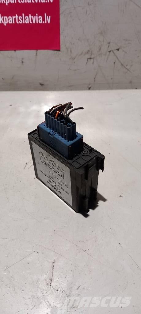 Scania P 94.  1361095 電子機器