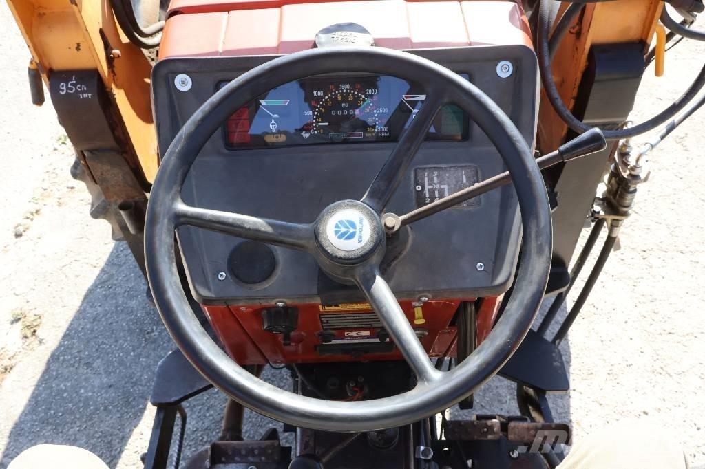 New Holland 70-56 トラクター