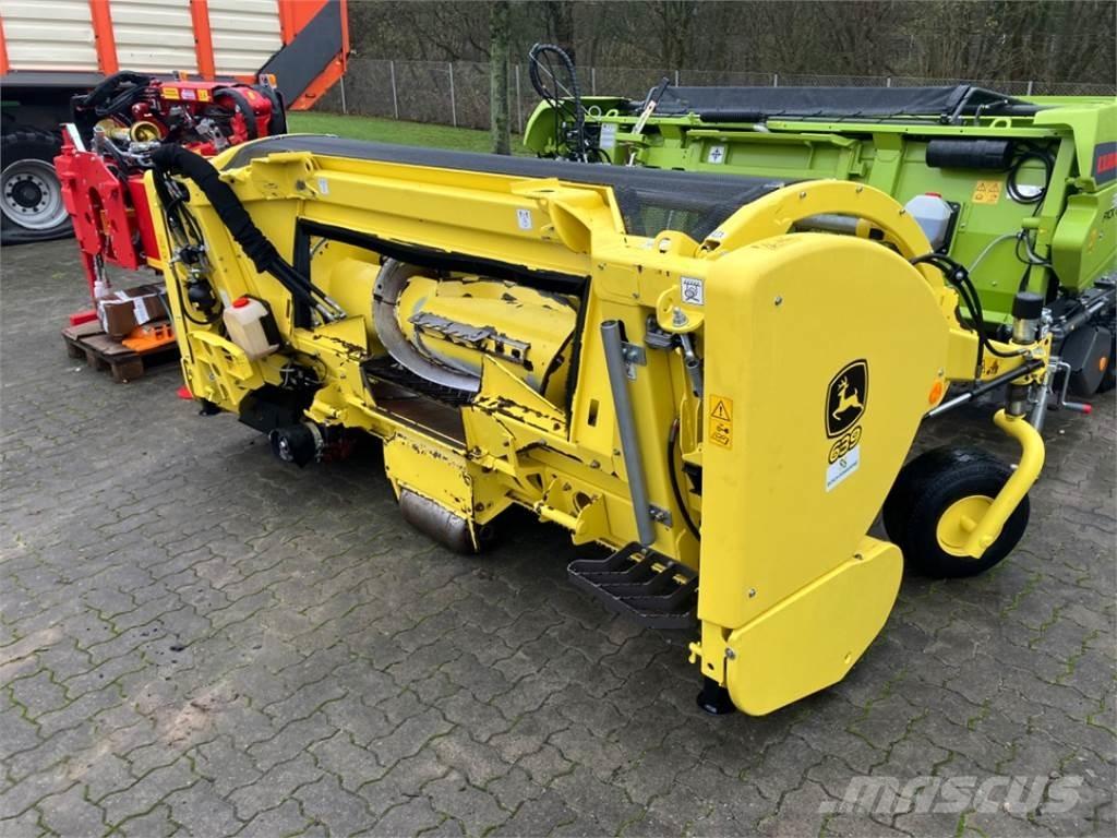 John Deere 8300i フォレージハーベスター