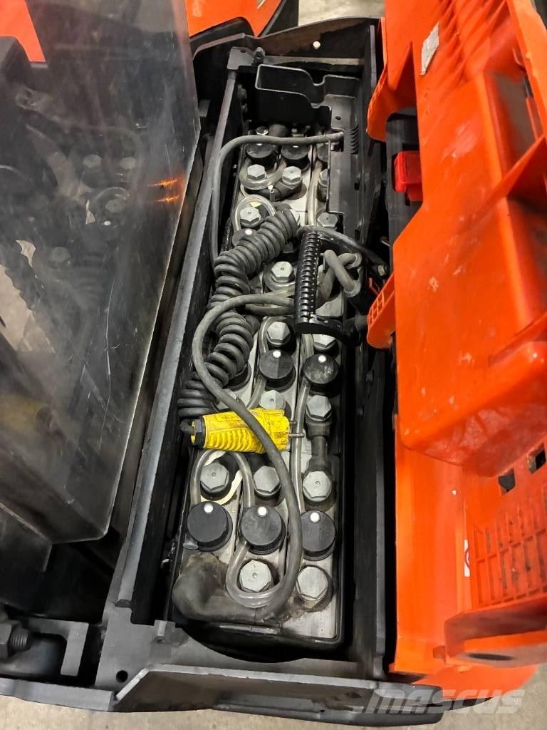 Toyota SWE120L ウォーキンフォークリフト