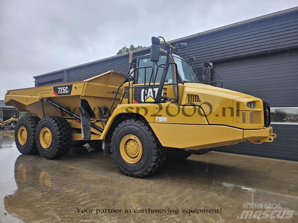 CAT 725C2 アーティキュレート式ダンプトラック