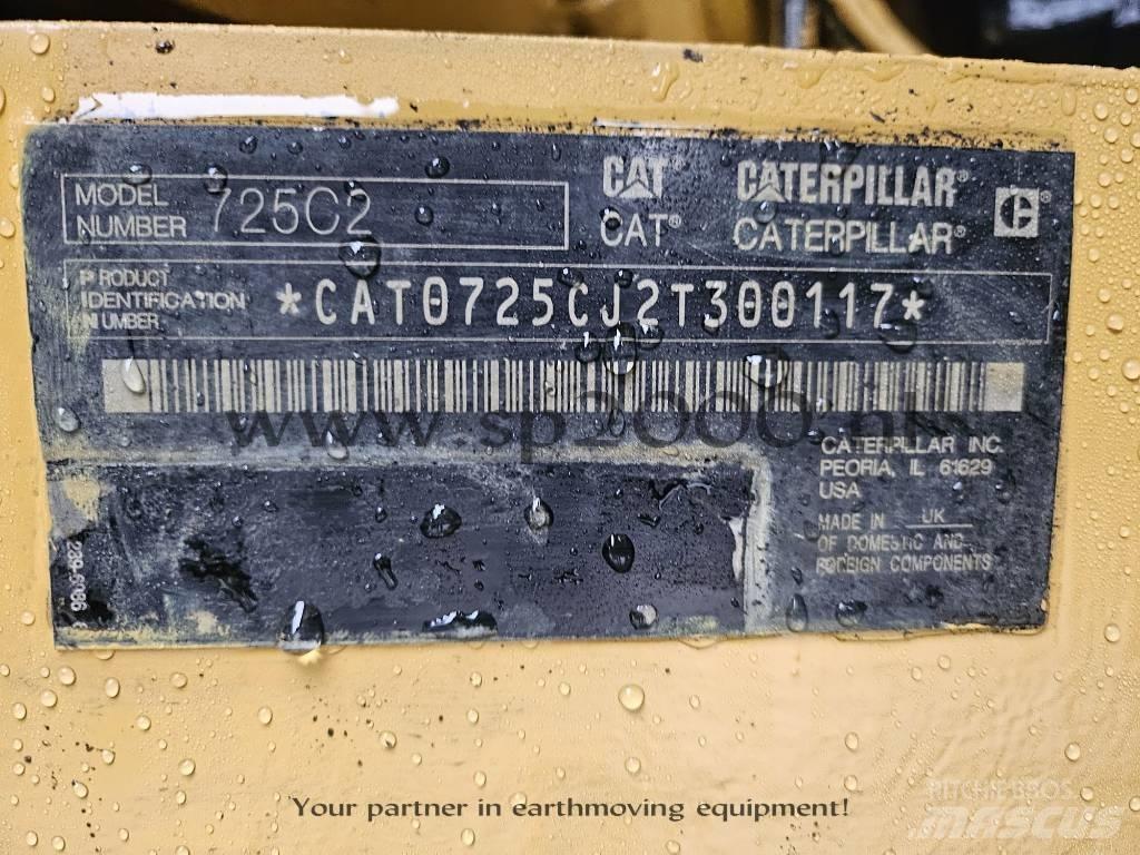 CAT 725C2 アーティキュレート式ダンプトラック