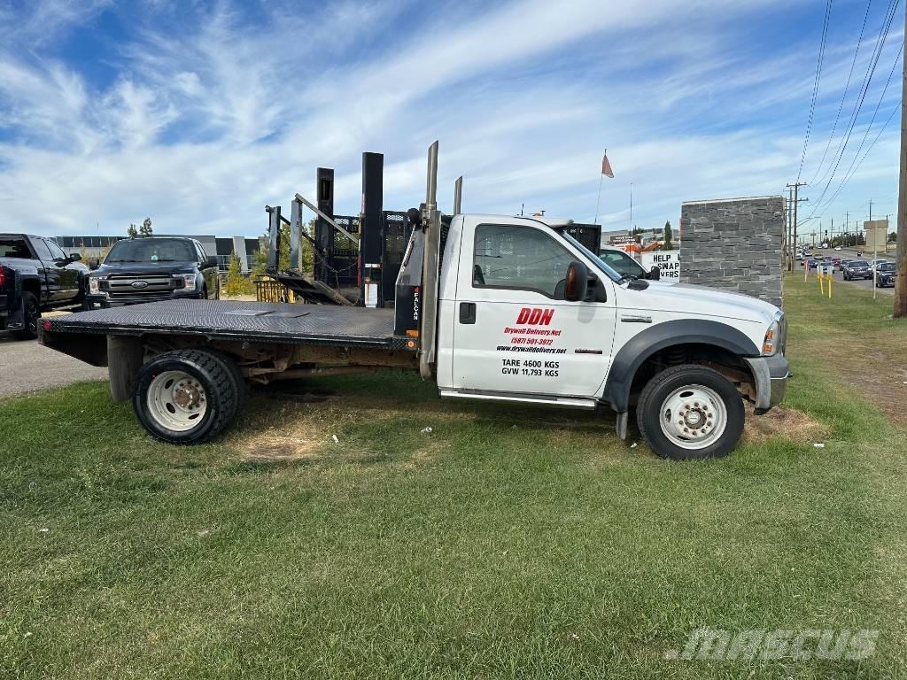 Ford F 550 XLT 平ボディー