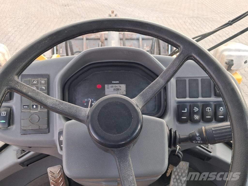 Volvo L 30 G ホイールローダー・タイヤショベル