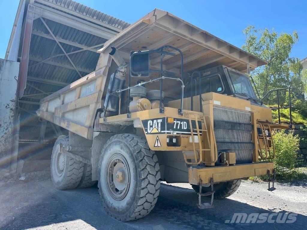 CAT 771D リジットフレーム式ダンプトラック